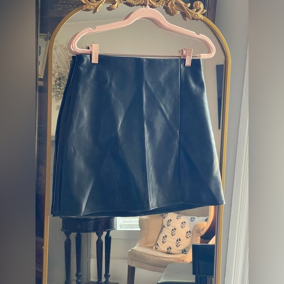 Old Navy Dresses & Skirts - NWT Old Navy high waist Heritage Mini Black Jack Faux Leather Mini Skirt
